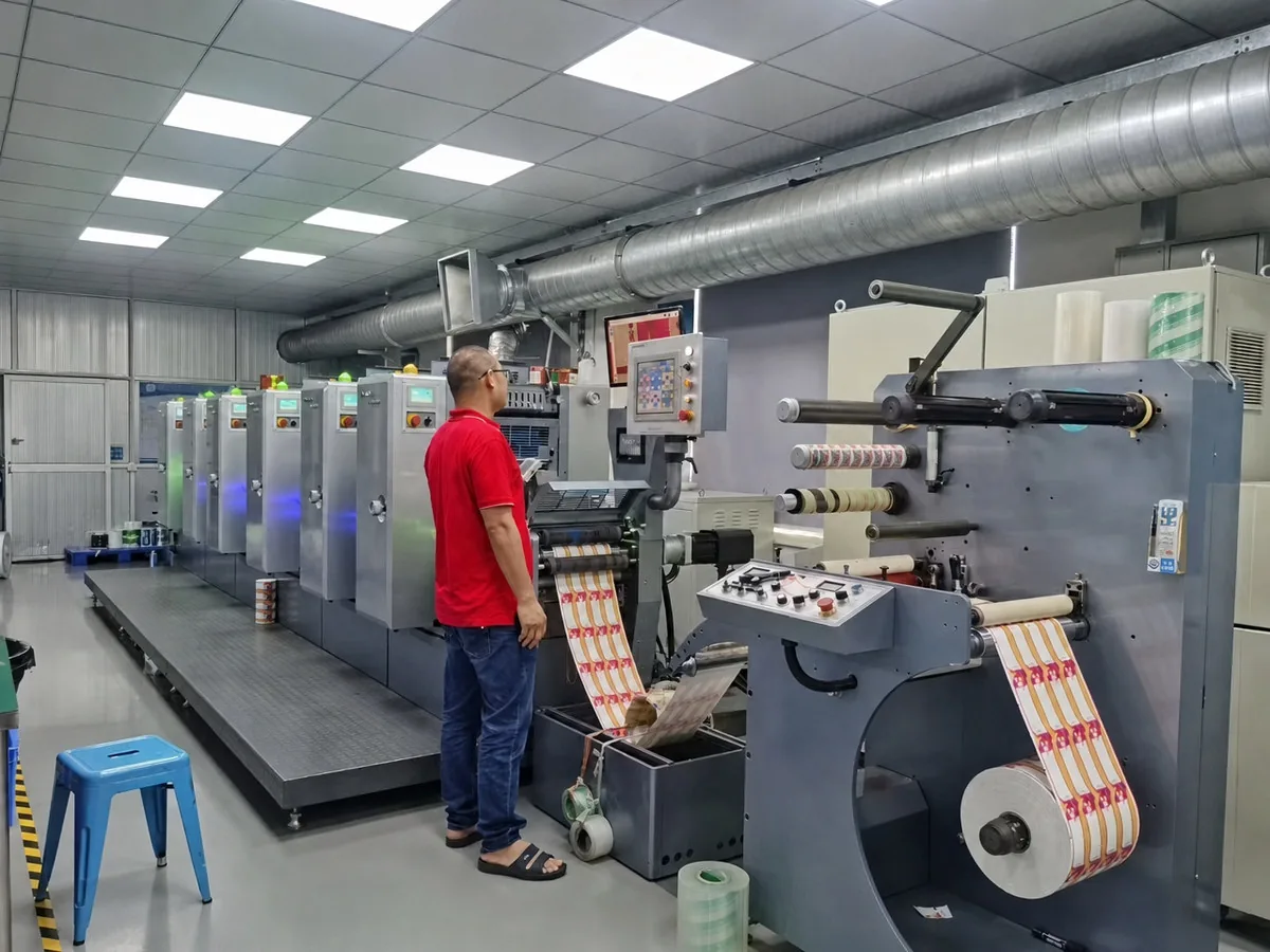 Multi-colour flexographic label printing press